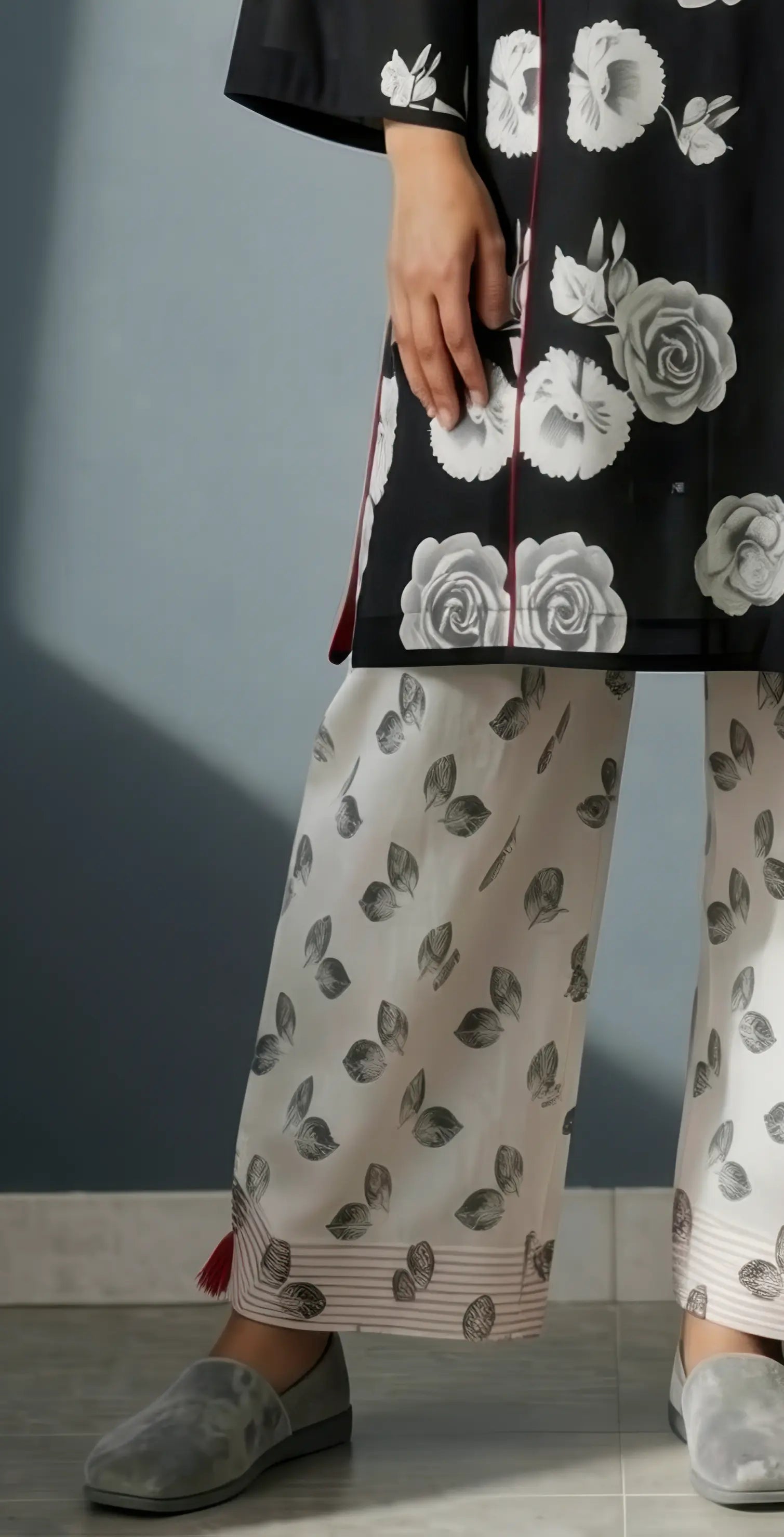 Sufaid Digital Lawn - Stitched 3pc