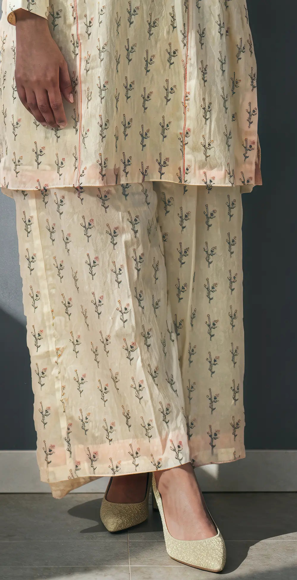 Sufaid Digital Lawn - Stitched 2 pc